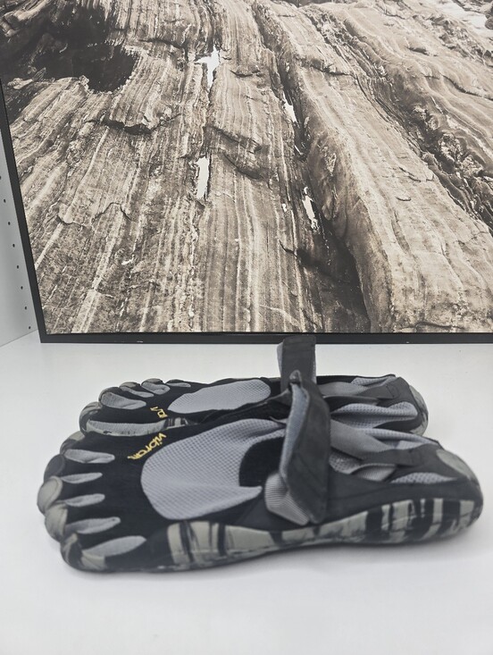 Vibram Other - Vibram FiveFingers Evo Black and Gray Minimalist Toe Shoes